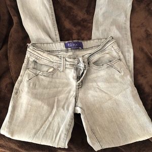 💛4/20 sale if you bundle Miley skinny jeans